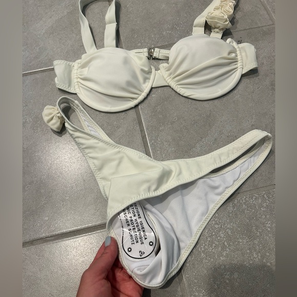 Ivory Rosette Bikini - Picture 3 of 3